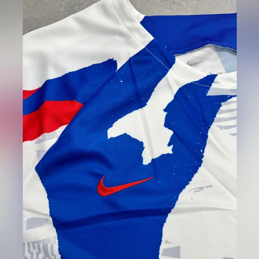 Nike France Pre-match soccer jersey 2022-23 warm up - Picture 3 of 4